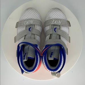 Nike kids lebron soldier basketball shoes!